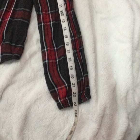 EUC Gray and Red Plaid Top (M) - Picture 8 of 9